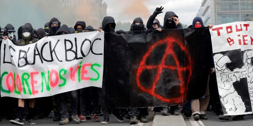 Toujours plus violents, toujours plus nombreux : qui sont les Black Blocs ?