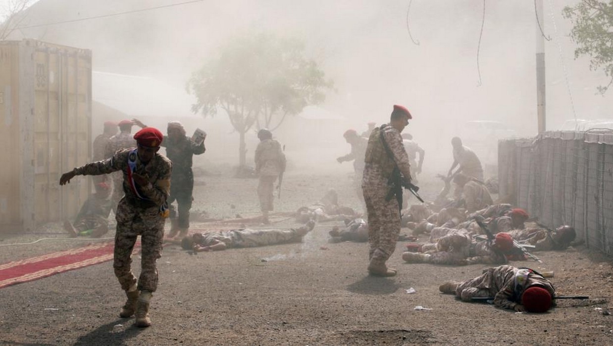 Yémen: L’Est de l’Arabie frappé pour la 1ère fois. Opération contre une parade militaire à Aden, plus de 40 tués